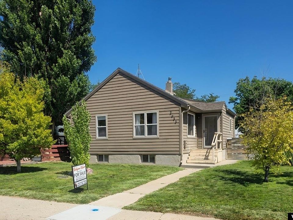 1st image of 2633 E B St