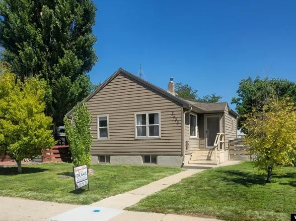 2633 E B St, Torrington, WY 82240