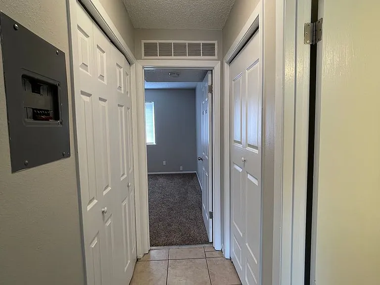 918-922 Teal Ct. — Photo 23