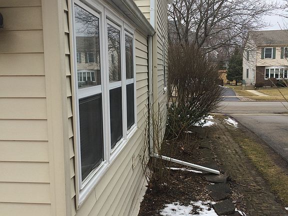 4th image of 518 W Benton Ave
