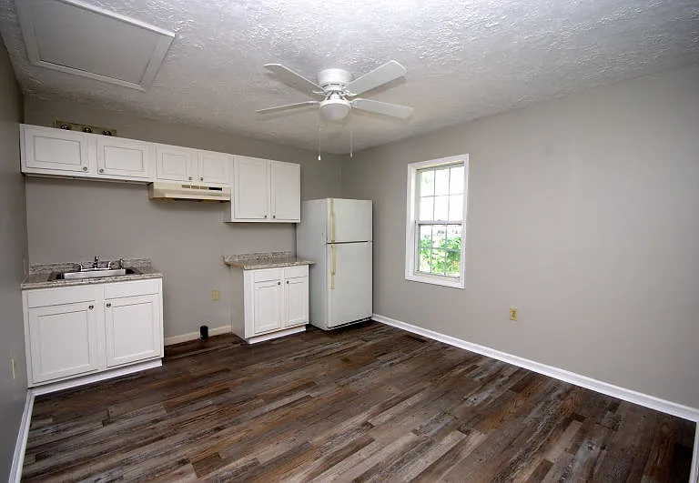310 W Pine St #D — Photo 2