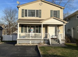 56 Linwood Rd N FLOOR 2, Pt Washington, NY 11050