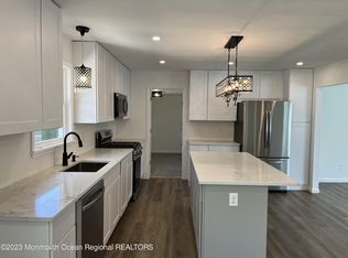 21 Glenmore Rd, Freehold, NJ 07728