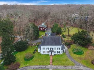 391 W Neck Rd, Huntington, NY 11743