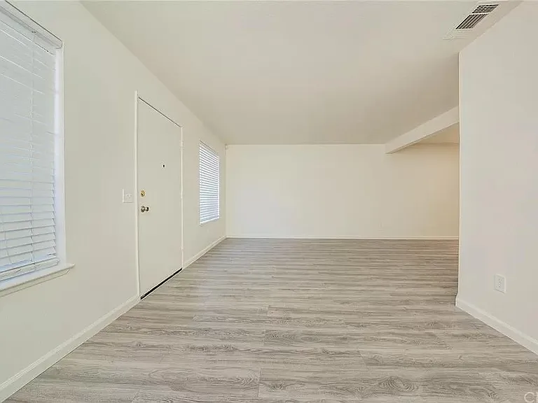 24101 Fir Ave — Photo 14