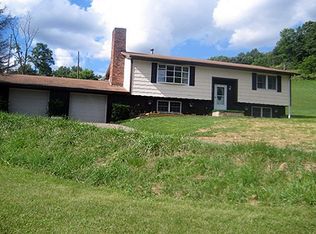 408 Carolyn St, Pennsboro, WV 26415