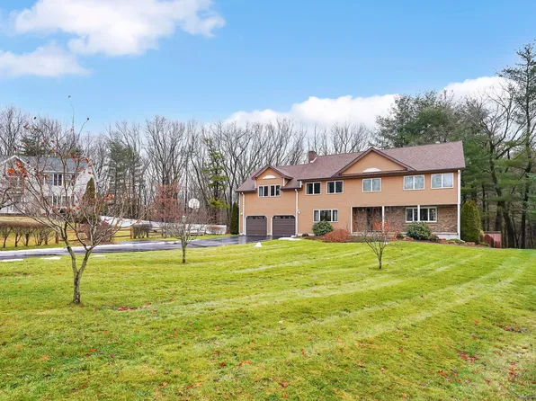 61 Meakin Drive, Windsor, CT 06095