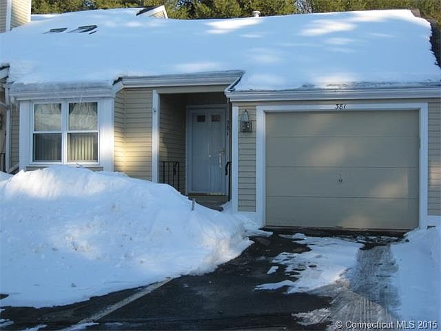 WELCOME HOME TO 381 LAKEVIE...