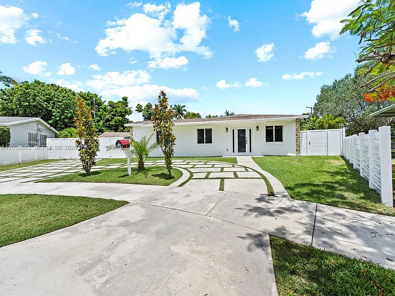 19715 SW 99th Pl — Photo 51