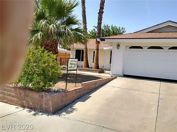 5th image of 1308 Esther Dr