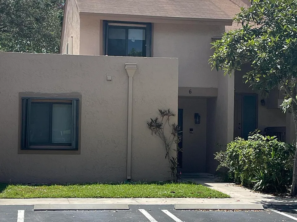 6 Chestnut Cir