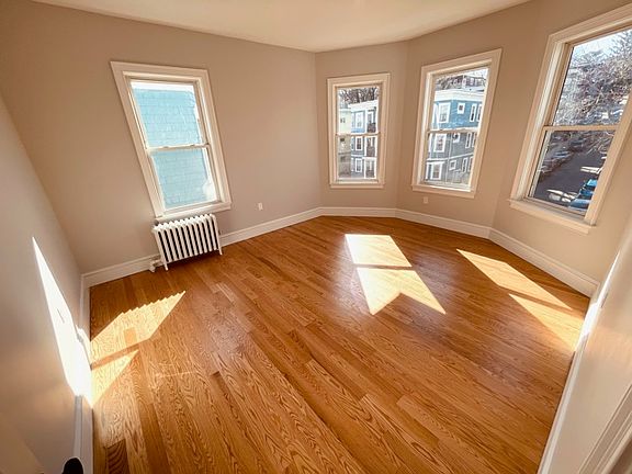 2nd image of 156 South St #3L