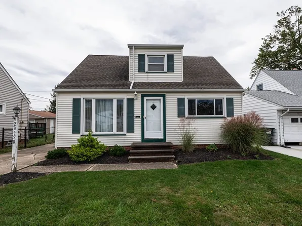 28958 Homewood Dr, Wickliffe, OH 44092