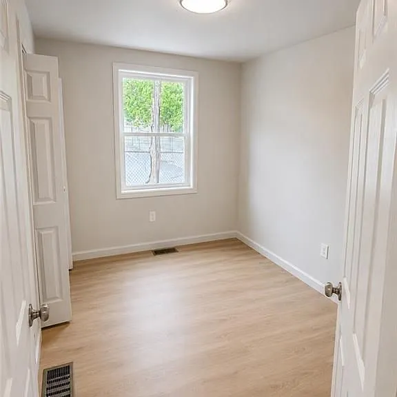 134 Florence St #1 — Photo 7