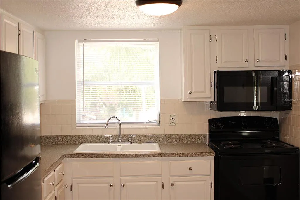 2 bed, 2.0 bath, 1026 sqft, $1,395 — Photo 3