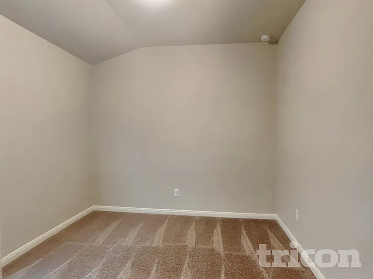 13615 Emerson Way — Photo 9