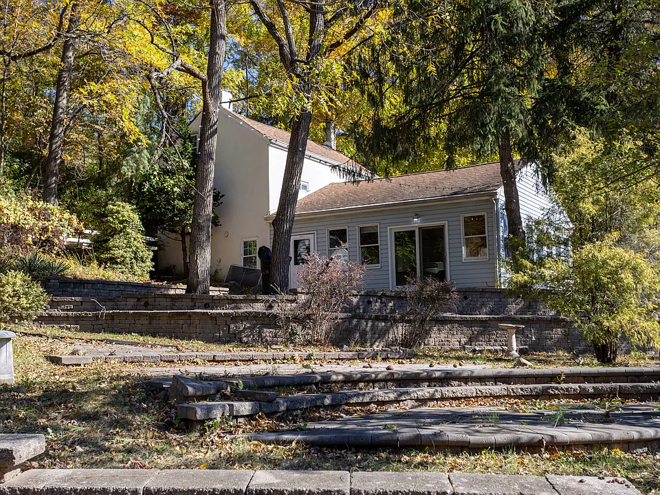 423 W Bristol Rd