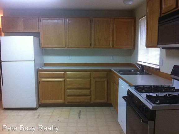 4th image of 16412 To 16414 72nd Avenue Ct E