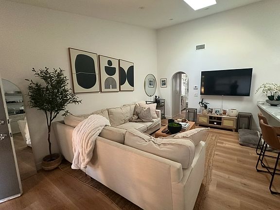 2nd image of 629 Idaho Ave APT 14