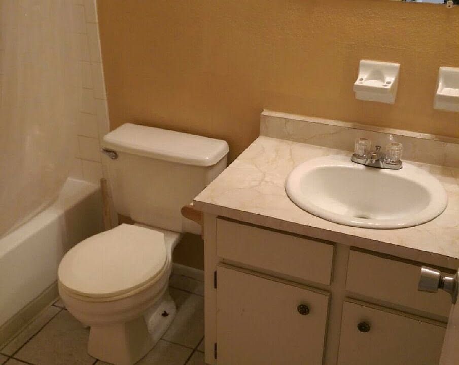 2nd image of 104 Oak Crest Dr NW