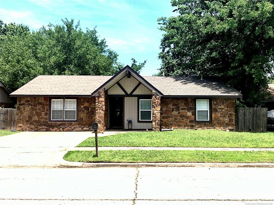 1st image of 1108 W Memphis St