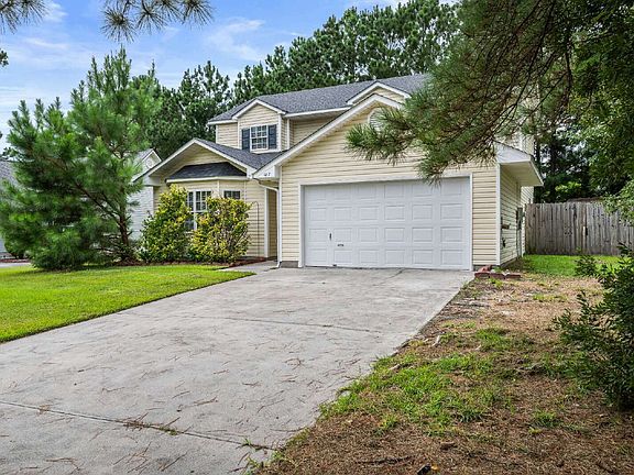 2nd image of 107 Chestnut Ct