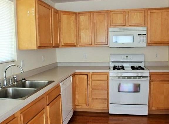 3rd image of 426 Attucks St