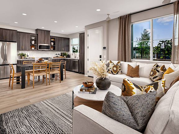 04_Row_Plan 2_Family Room to Kitchen