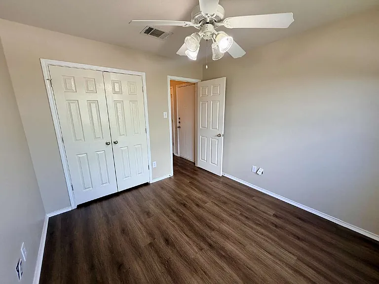 516 W South St — Photo 19