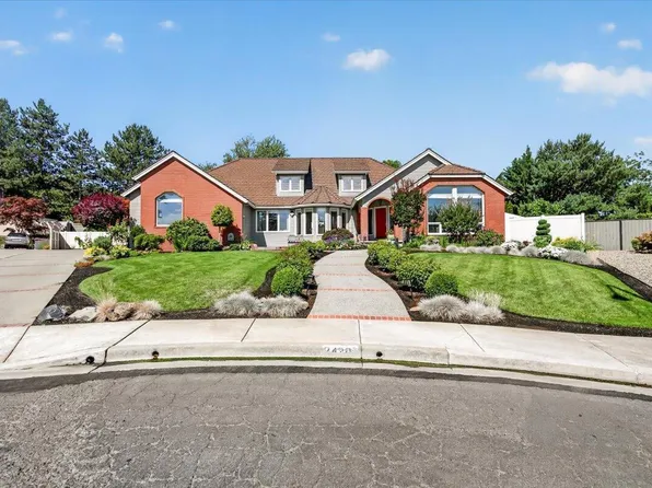 2430 Quail Run Dr, Medford, OR 97504