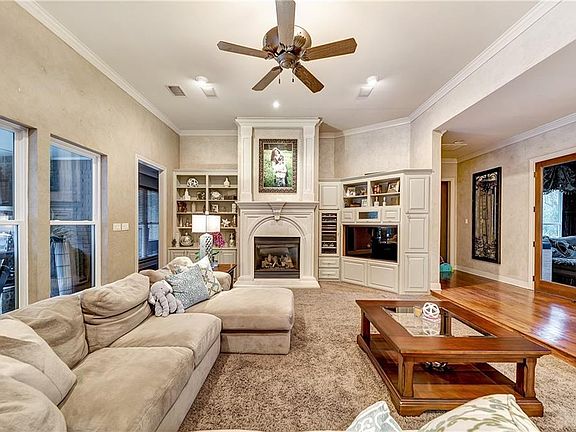 4th image of 4851 Moss Hollow Ct