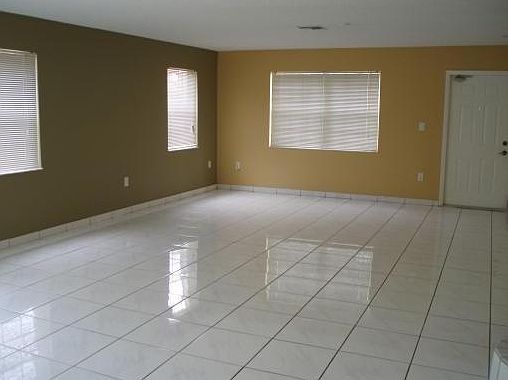 4th image of 10375 NW 46th St
