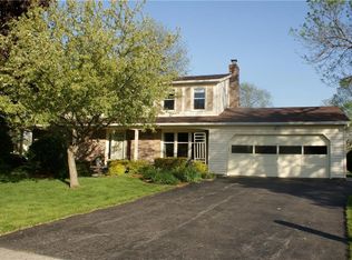 150 Oak Bridge Way, Rochester, NY 14612