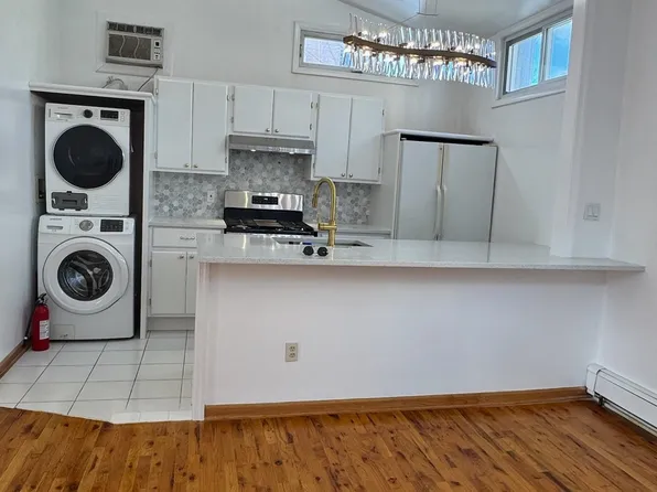 318 6th Street image 1 of 4