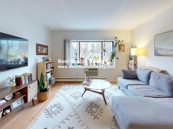 19 Central St APT 15, Somerville, MA 02143