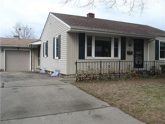 1st image of 10416 E 25th Ter S