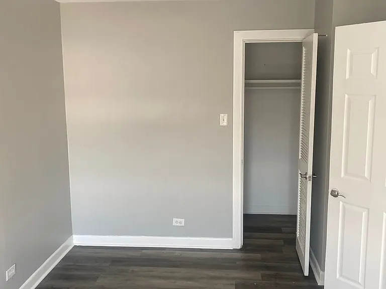 Stunning Large One Bedroom, Lake View, Elevator Building — Photo 45