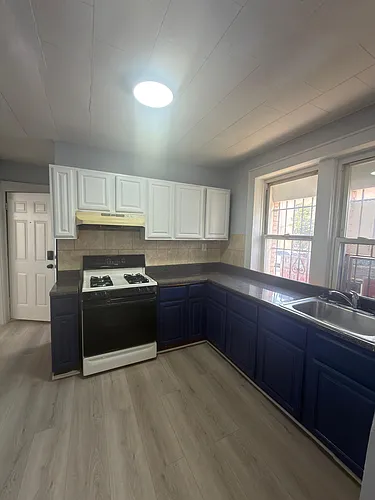 402 Marshall St #1L Photo 1