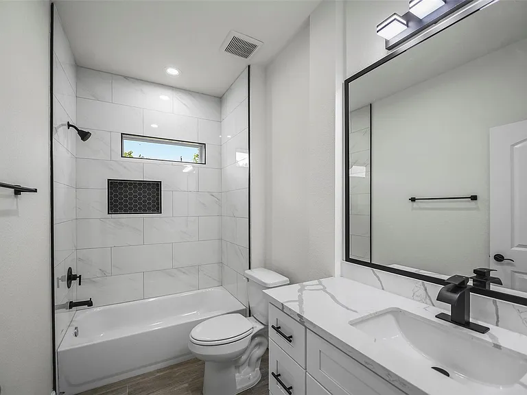 1078 Saint Clair St #A — Photo 20