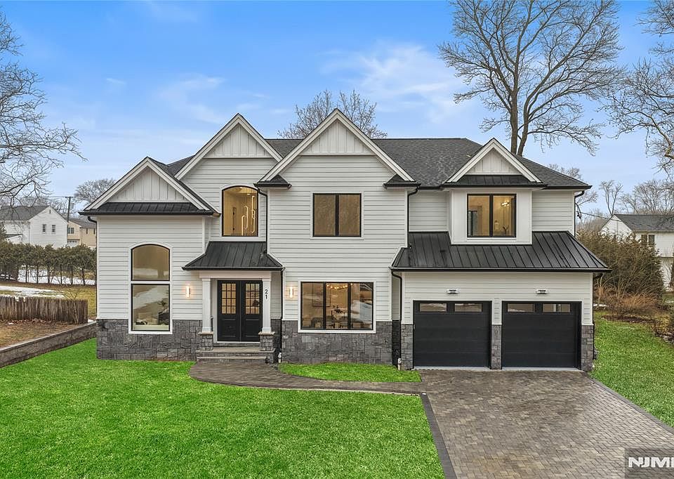 1st image of 21 Manor Ct