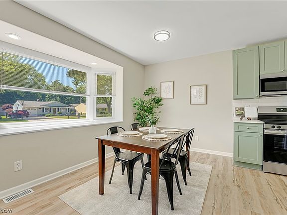 5th image of 1385 Ormond Ave