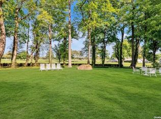 7 Tudor Ln, Pt Washington, NY 11050