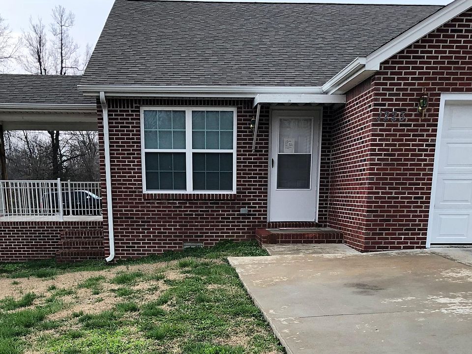1st image of 1223 Clyde Elrod Ave