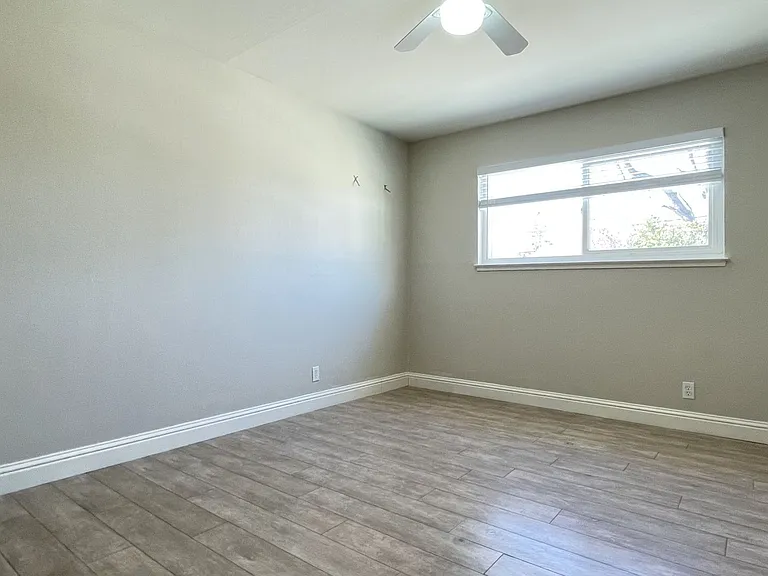 3713 Justine Dr — Photo 13