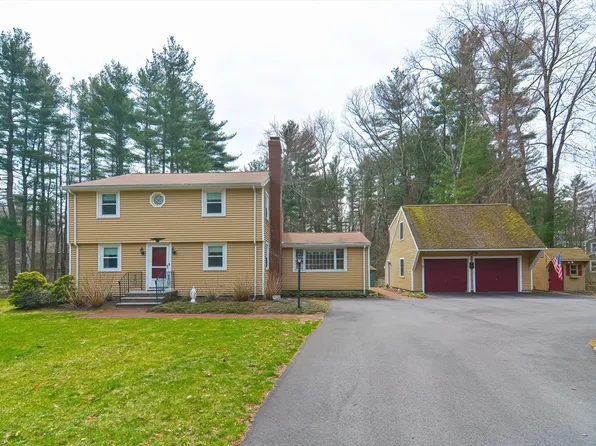 2 Bow St, Plainville, MA 02762