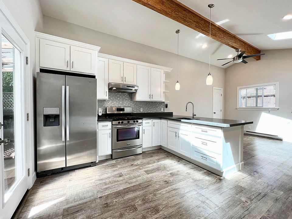 1st image of 896 Reina Del Mar Ave