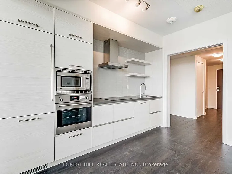 2221 Yonge St #5301 — Photo 10