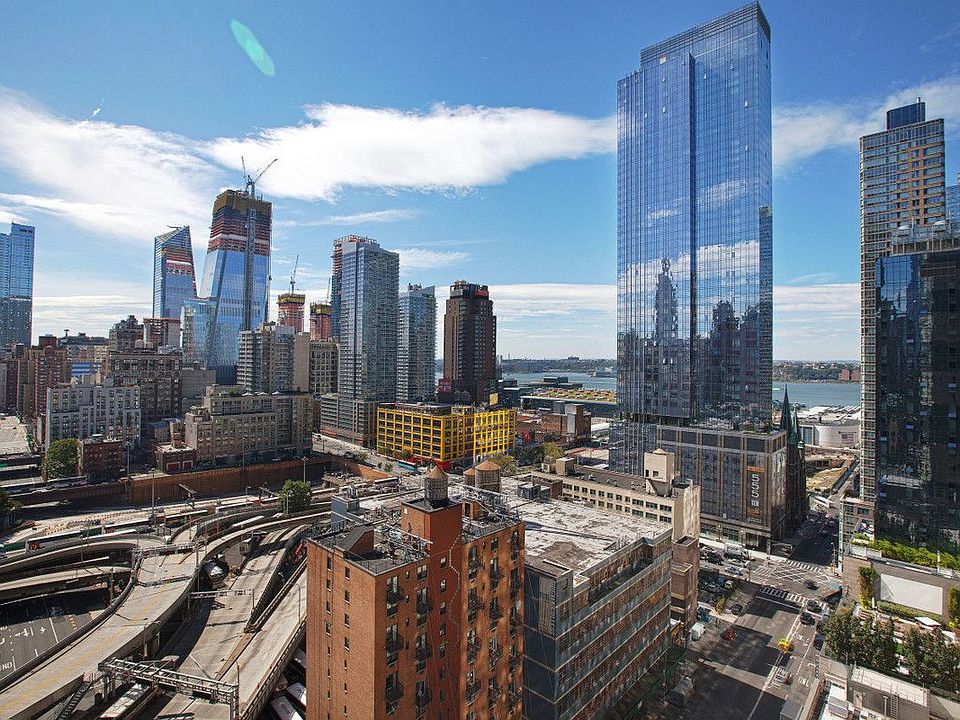 1st image of 420 W 42nd St APT 36A
