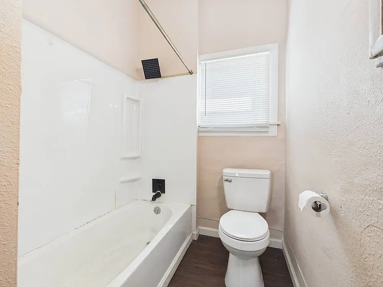 309 Broad St — Photo 17