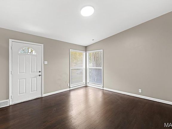 5th image of 1105 Apache Dr